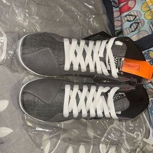 Motorcycle riding shoes